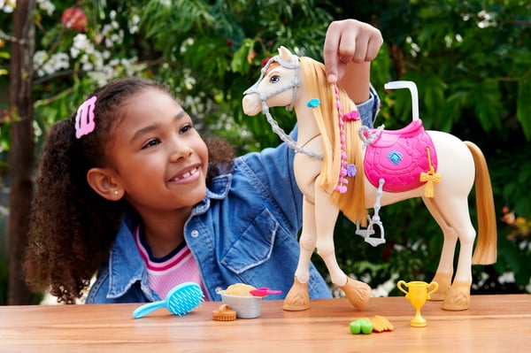 Barbie Mysteries: The Great Horse Chase Interaktiv legetøjshest med lyde, musik og tilbehør