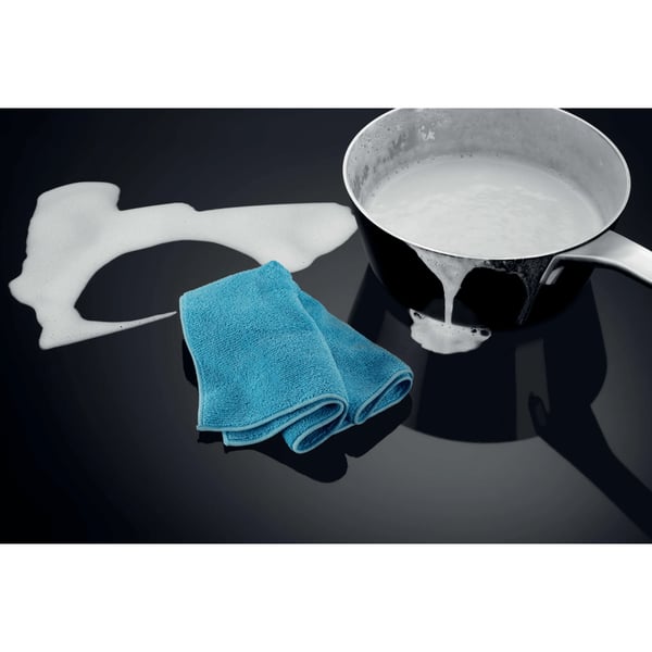 Electrolux KIB60424CK Sort Indbygget 60 cm Zone induktionskogeplade 4 zone(s)