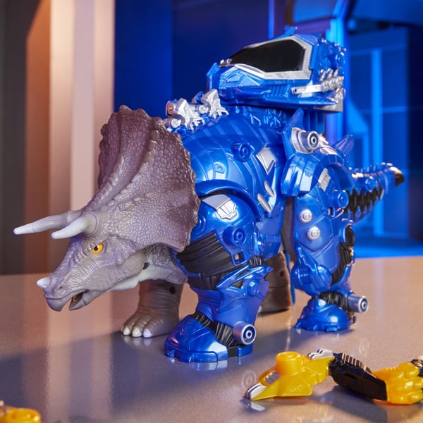 MGA Entertainment Armorsaurs Armor-Up Dinosaur- Triceratops - Cobalt