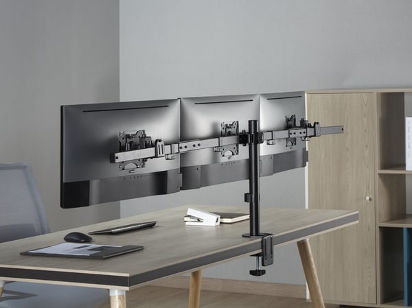 Equip 650158 monitorin kiinnike ja jalusta 81,3 cm (32") Vastaanotto Musta
