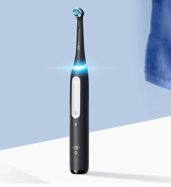 Braun iO Series 4 Duo Voksen Vibrerende tandbørste Sort, Hvid
