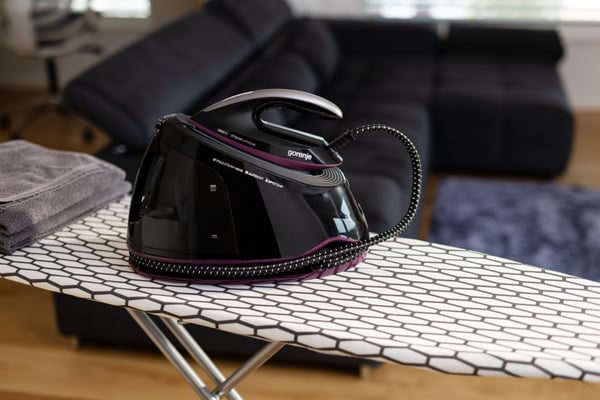 Gorenje SGD3000BKV 1,5 L Keramisk strygesål Sort