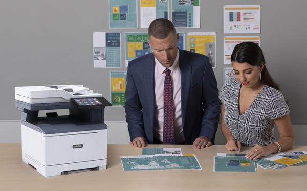 Xerox VersaLink C415 A4 40 sid/min dubbelsidig kopiering/utskrift/scanning/fax, PS3 PCL5e/6, 2 magasin Totalt 251 ark