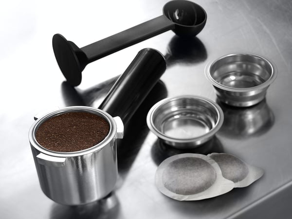 De’Longhi Dedica Style EC685.BK Manuella espressobryggare, Svart