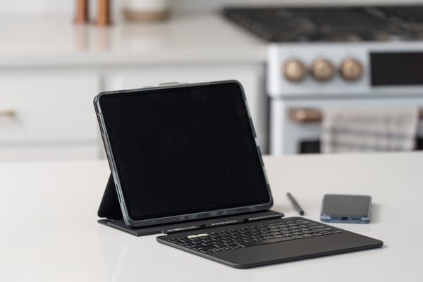ZAGG Pro Keys 2 - Tastatur og folio-cover (Smart Folio-dækning)