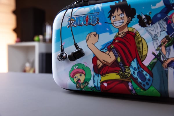 Konix One Piece Lommeetui Flerfarvet