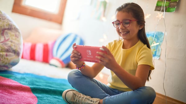 Nintendo Switch Lite bærbar spilkonsol 14 cm (5.5") 32 GB Berøringsskærm Wi-Fi Koral