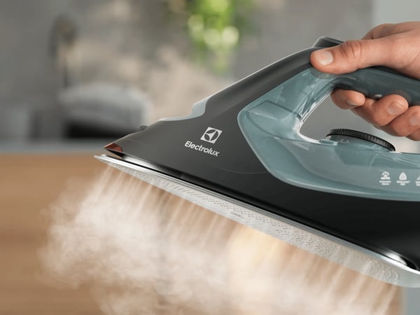 Electrolux E7SI2-6OG Höyrysilitysrauta RESILIUM-pohjalevy 2600 W Vihreä