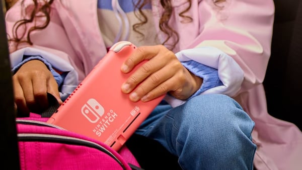 Nintendo Switch Lite bærbar spilkonsol 14 cm (5.5") 32 GB Berøringsskærm Wi-Fi Koral