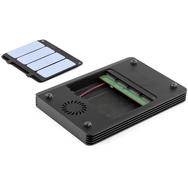 StarTech.com 4 Bay Thunderbolt 3 NVMe Kabinet, Til M.2 NVMe Solid State Drev, 1x DisplayPort Vid