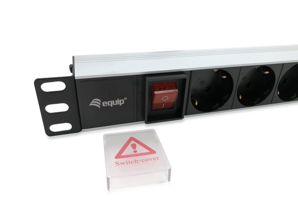 Equip 333293 strømforsyningsenhed (PDU) 8 AC stikkontakt(er) 1U Sort, Sølv