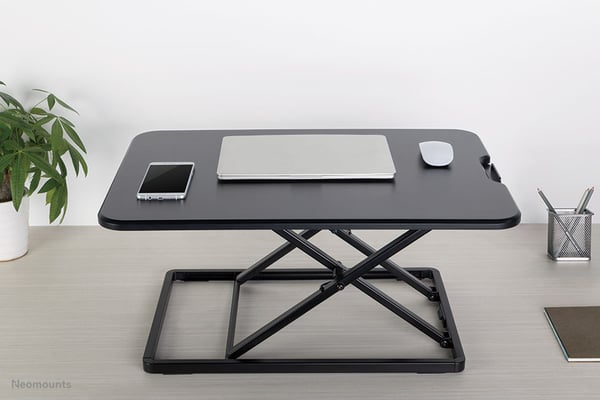 Neomounts NS-WS050BLACK desktop arbejdsplads med siddestativ
