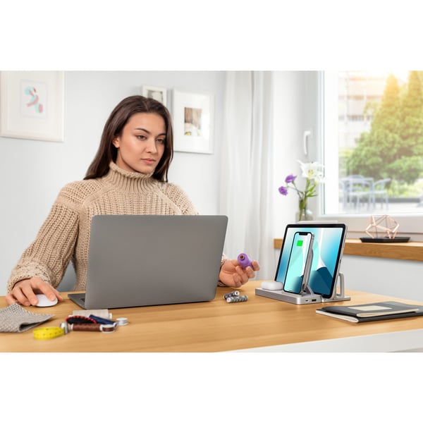 Kensington Studiocaddy ™ med Qi trådløs opladning til Apple-enheder