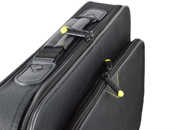 Techair Classic essential 43,9 cm (17.3") Portfölj Svart