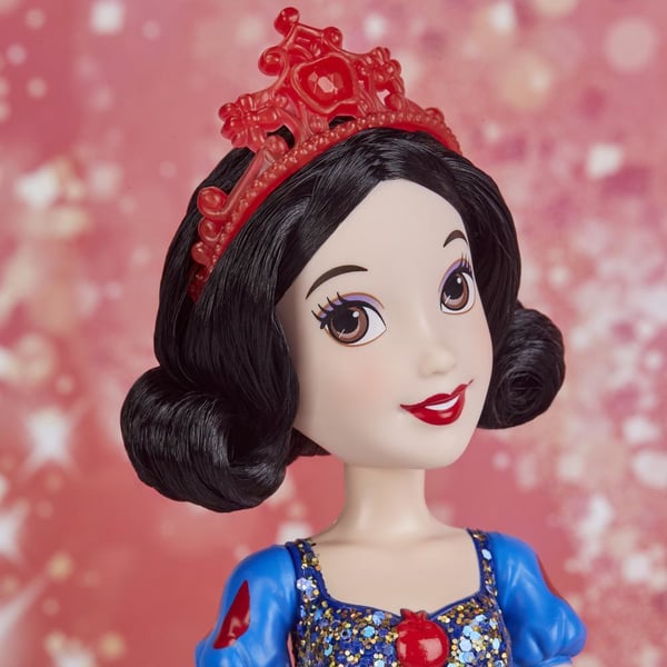 Hasbro E4161ES2 nukke