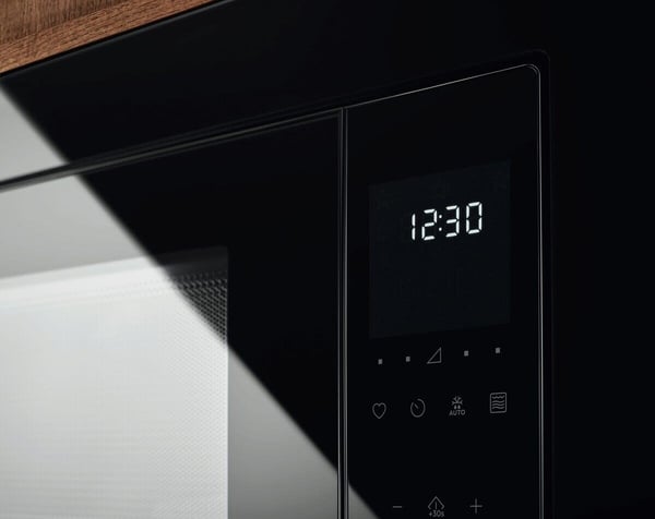 Electrolux LMS4253TBK Svart Grillmikrovågsugn Inbyggd 25 l 900 W