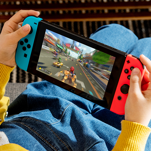 Nintendo Switch V2 2019 bærbar spilkonsol 15,8 cm (6.2") 32 GB Berøringsskærm Wi-Fi Sort, Blå, Rød