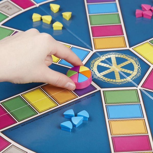 Hasbro Gaming Trivial Pursuit Game: Classic Edition Brädspel Utbildnings-