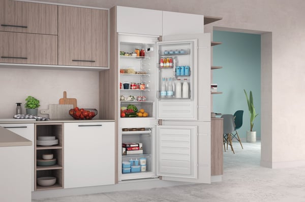 Indesit INC18D021A1 Kiinteä 268 L Valkoinen