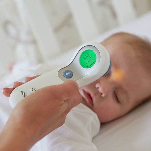 Braun BNT300WE digital kropstermometer Termometer med fjernregistrering Hvid Pande Knapper