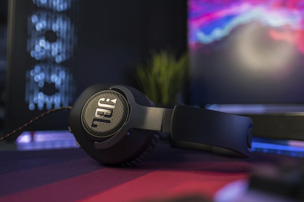 JBL Quantum 100 SVART
