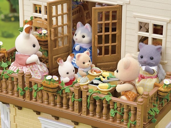 Sylvanian Families Byhus med Lys - med det hemmelige loftsrum