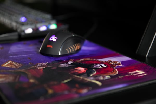 Konix KX DND MOUSEPAD CURSE OF STRAHD Spelmusmatta Lila, Röd