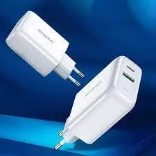 Ugreen 60468 mobiililaitteen laturi Tabletti, Puhelin, Universaali Valkoinen AC Pikalataus Sisätila