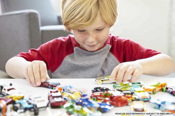 Hot Wheels HOT WHEELS-presentförpackning med 50 bilar, variationspaket med leksakssportbilar, present till barn från 3 år