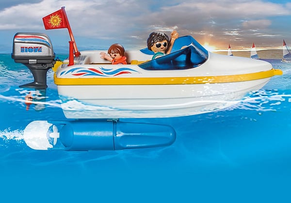 Playmobil FamilyFun Pick-Up with Speedboat