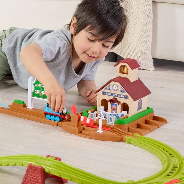Fisher-Price Thomas & Friends Bell Station Train Set