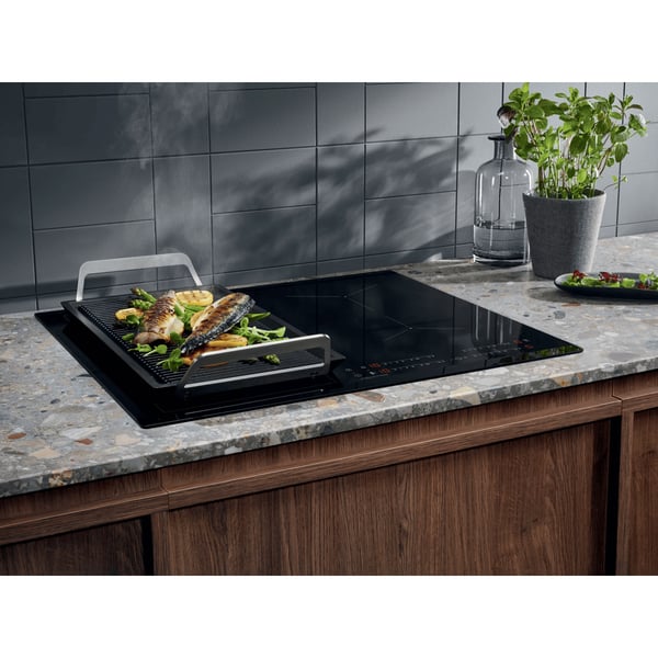 Electrolux EIL63443 Sort Indbygget 60 cm Zone induktionskogeplade 4 zone(s)