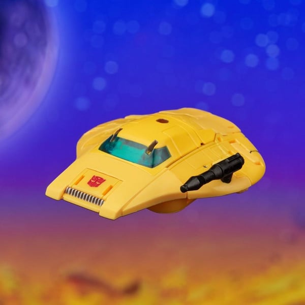 Hasbro Transformers: Legacy Deluxe Class Origin Bumblebee