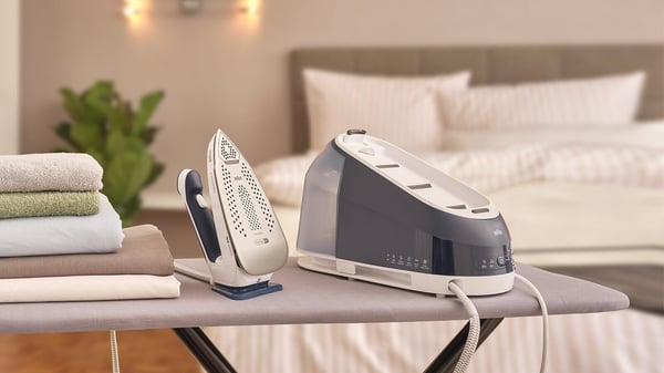 Braun CareStyle 5 IS5245BL Paineistettu höyrysilityskeskus 2400 W 2 L Eloxal-pohjalevy Sininen