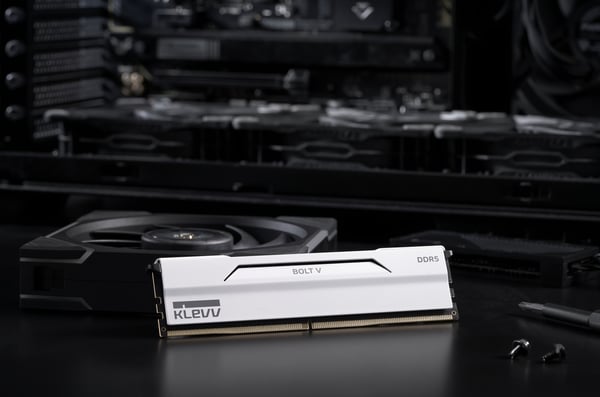 Klevv Bolt V hukommelsesmodul 32 GB 2 x 16 GB DDR5 6000 MT/s 288-pin DIMM