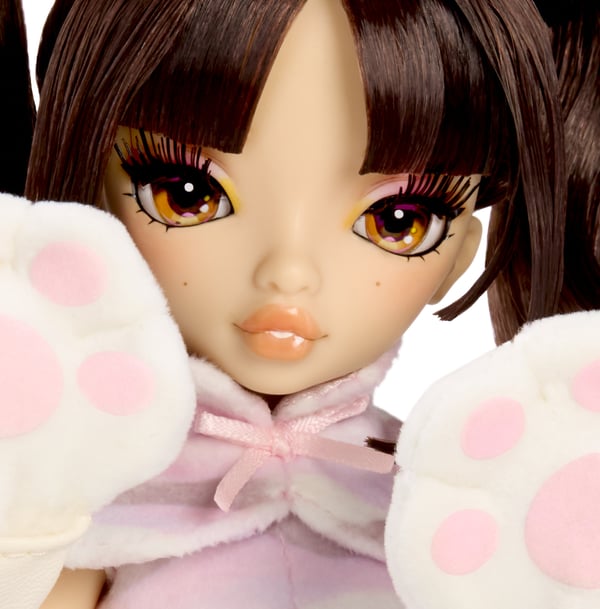 MGA Entertainment Mirror Mi Akiko Kittyama