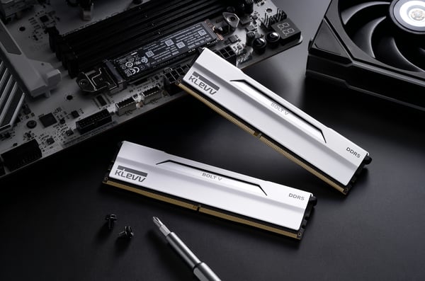 Klevv Bolt V hukommelsesmodul 32 GB 2 x 16 GB DDR5 6000 MT/s 288-pin DIMM