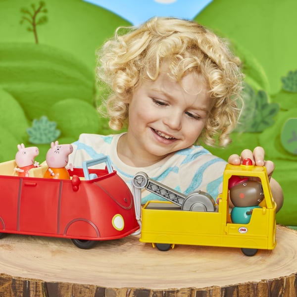Peppa Pig Granddad Dog's Tow Truck