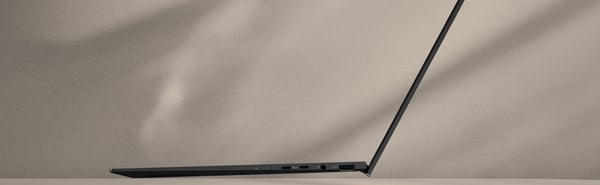ASUS Zenbook 14 OLED UM3406GA-QD030W Copilot+ PC AMD Ryzen AI 7 445 Laptop 35,6 cm (14") WUXGA 32 GB LPDDR5x-SDRAM 1 TB SSD Wi-Fi 6E (802.11ax) Windows 11 Home Tysk Sort
