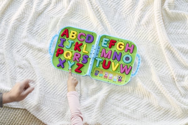 Peppa Pig Peppa's Alphabet Case