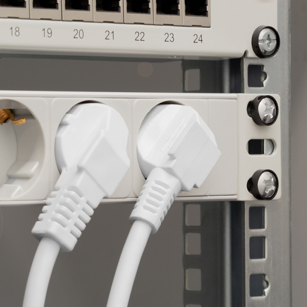 LogiLink PDU9C05 overspændingsbeskytter Lys grå 9 AC stikkontakt(er) 230 V 2 m