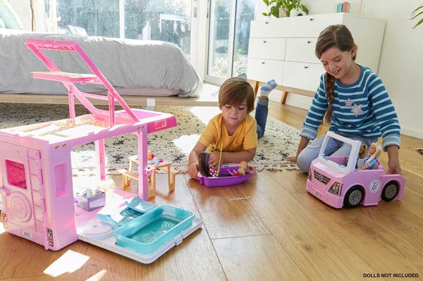 Barbie Dreamhouse Adventures 3-in-1 DreamCamper-køretøj og tilbehør