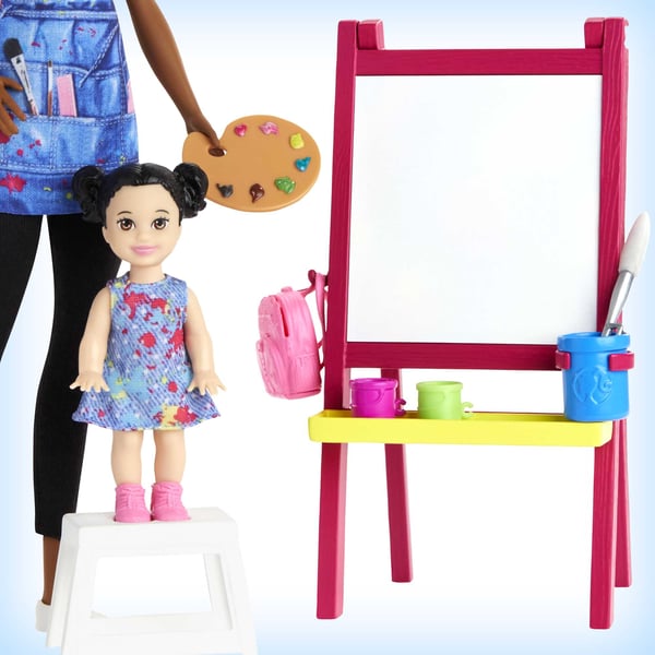 Barbie GJM30 dukke
