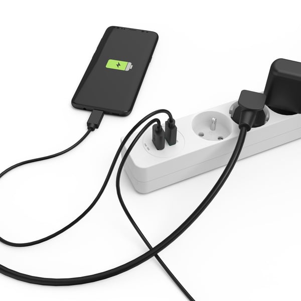 HAMA 5 pistorasiaa + 2X USB C/A, 1,4m