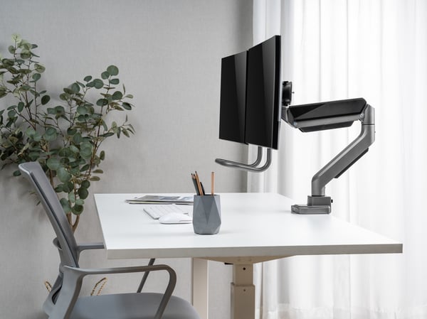 Equip 650161 monitorin kiinnike ja jalusta 81,3 cm (32") Vastaanotto Musta