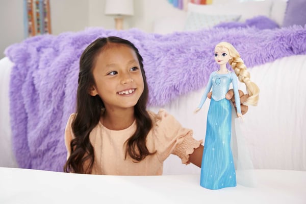 Disney Frozen Singing Elsa Fashion Doll