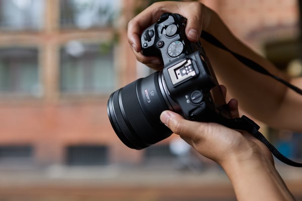 Canon RF 45mm F1.2 STM MILC Full-frame-objektiivi Musta