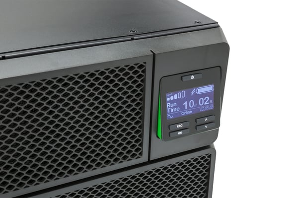 APC Smart-UPS On-Line UPS-virtalähde Taajuuden kaksoismuunnos (verkossa) 6 kVA 6000 W 10 AC-pistorasia(a)