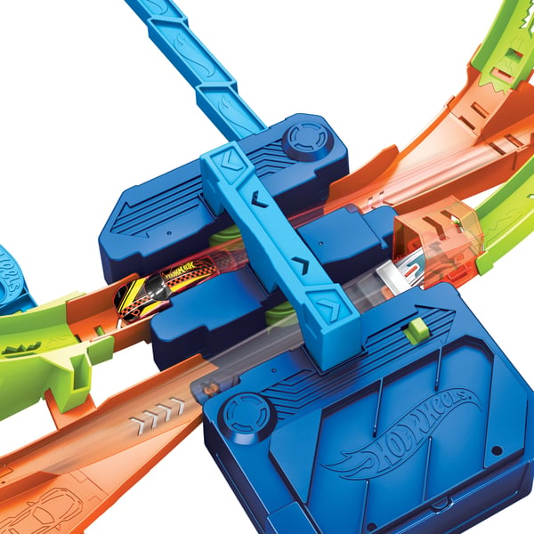Hot Wheels Stunt Tracks Hypersphere Crash med 1 formgjuten bil i skala 1:64