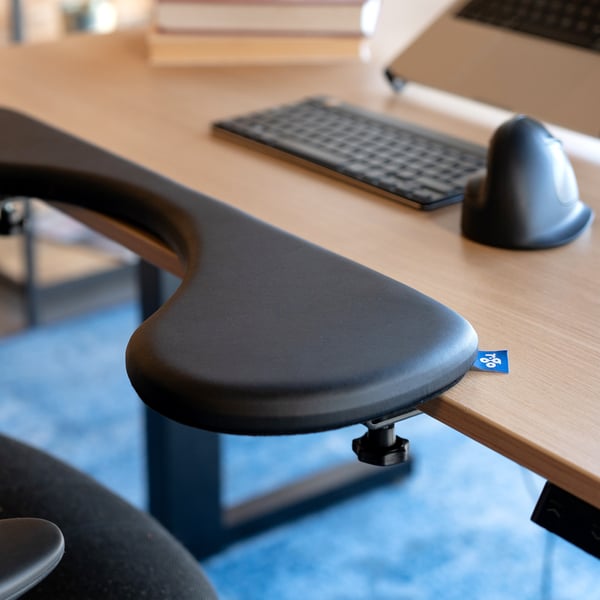 R-Go Tools Armstöd R-Go, ergonomiskt, symmetriskt med utskärning för magen, mjuk skumfyllning, svart